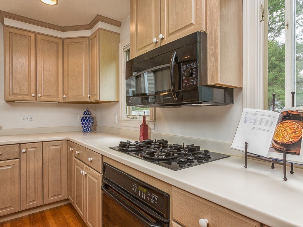 7 Litchfield Road Lexington, MA 02420 - Photo 9 of 25 Gallery Image 9