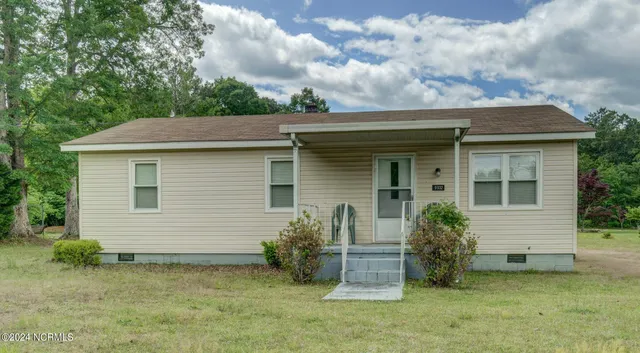 $75,000 | 9932 Straight Gate Road, Whitakers, NC 27891