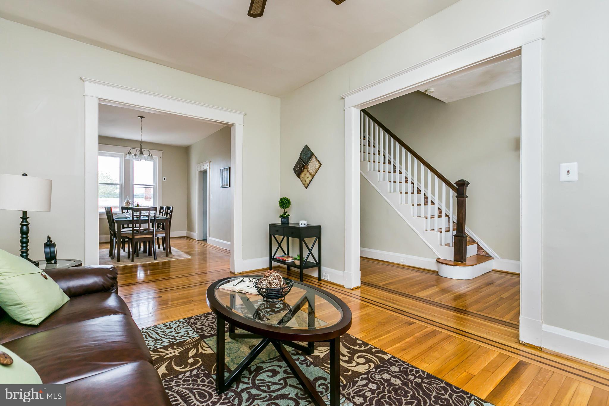 4208 Falls Road Baltimore, MD 21211 - Photo 7 of 28 Living Room