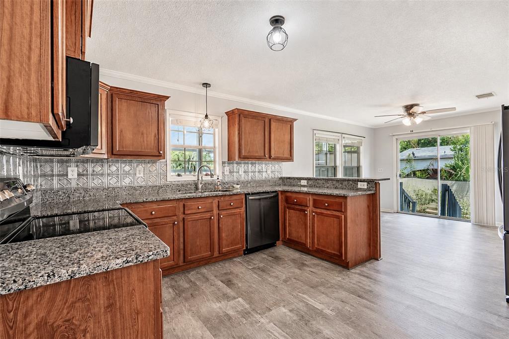 35201 Forest Lake Road Leesburg, FL 34788 - Photo 15 of 37