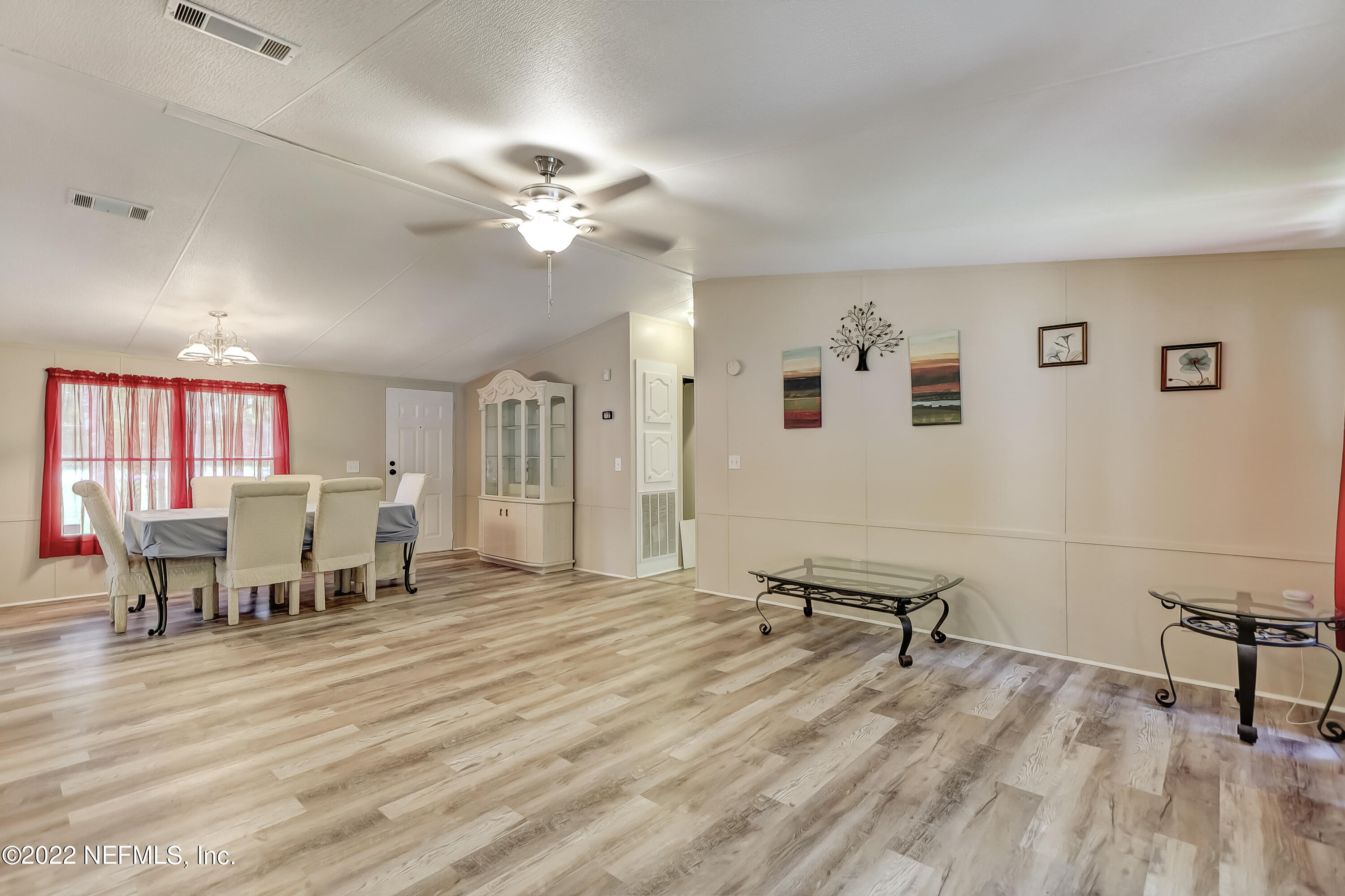 541035 Lem Turner Road Callahan, FL 32011 - Photo 20 of 40 Living/Dining
