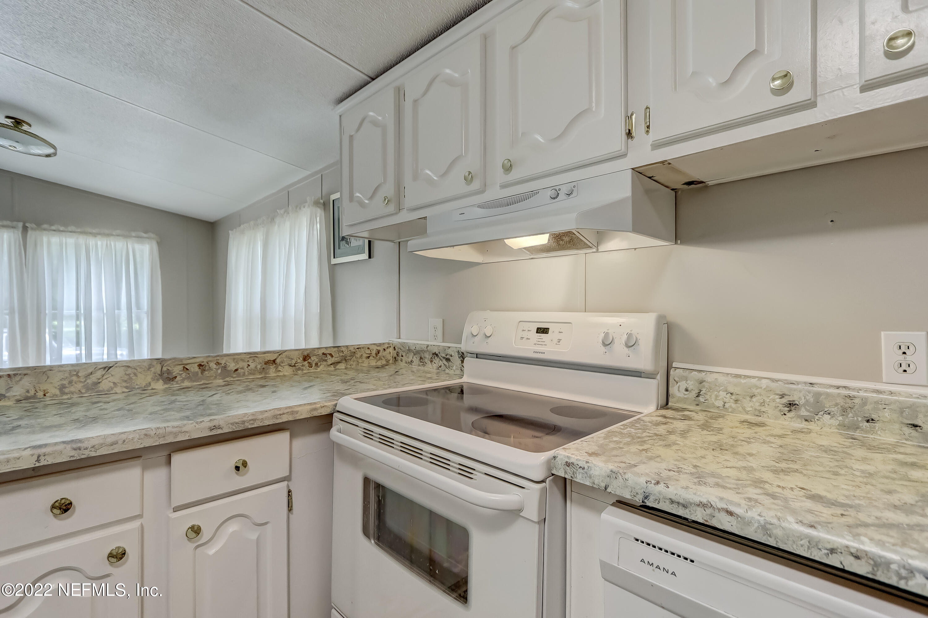 541035 Lem Turner Road Callahan, FL 32011 - Photo 10 of 40 Eat in kitchen