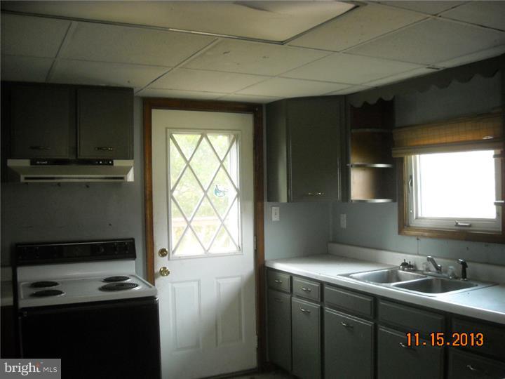1960 Valley Road Pomeroy, PA 19365 - Photo 5 of 13 Kitchen