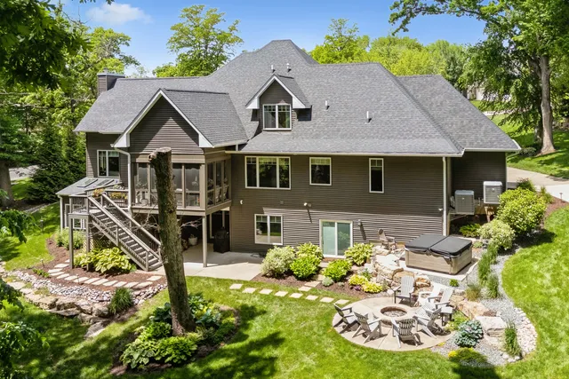 $1,795,000 | 4865 Woody Creek Circle, Bettendorf, IA 52722
