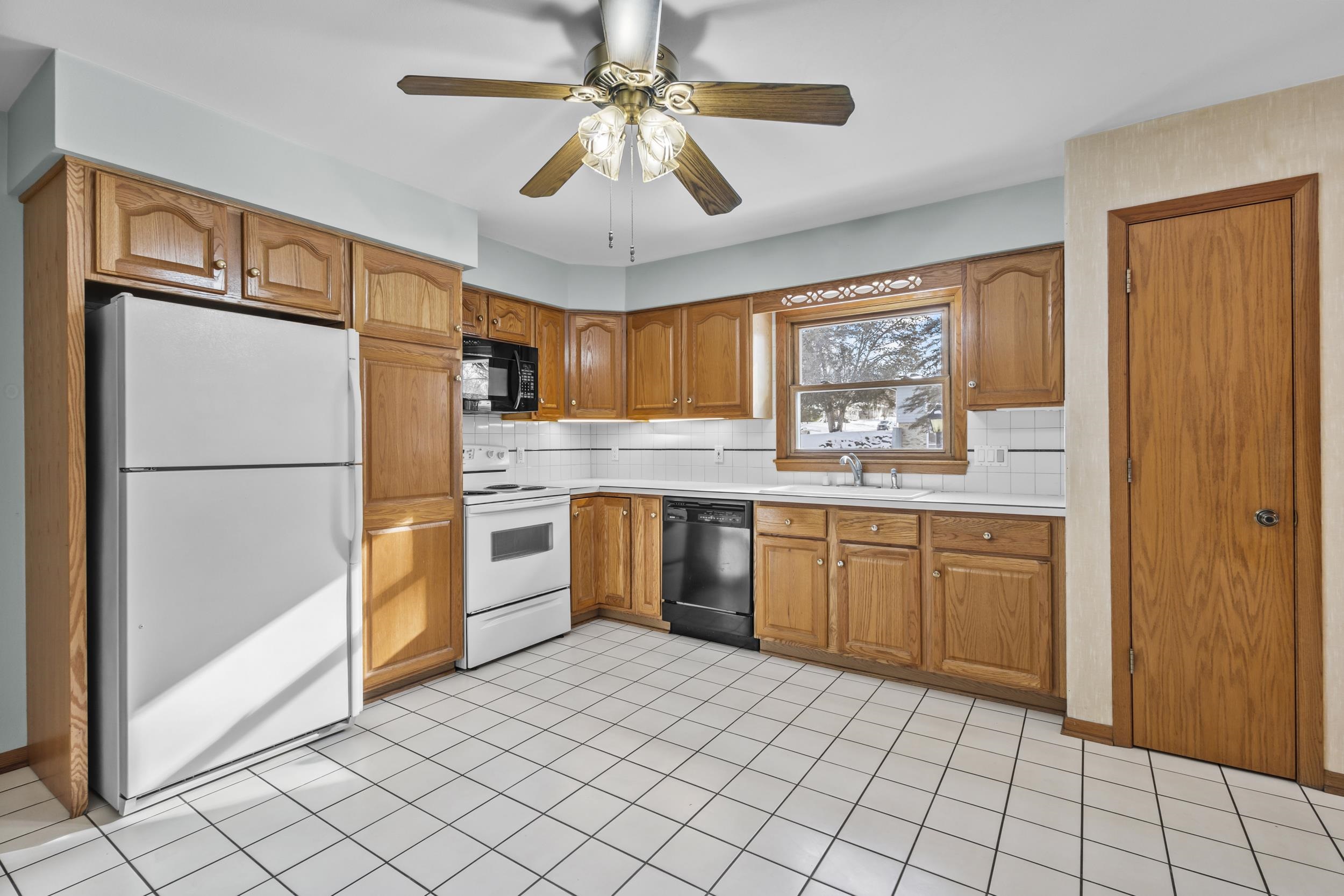 4610 Starker Avenue Madison, WI 53716 - Photo 11 of 50