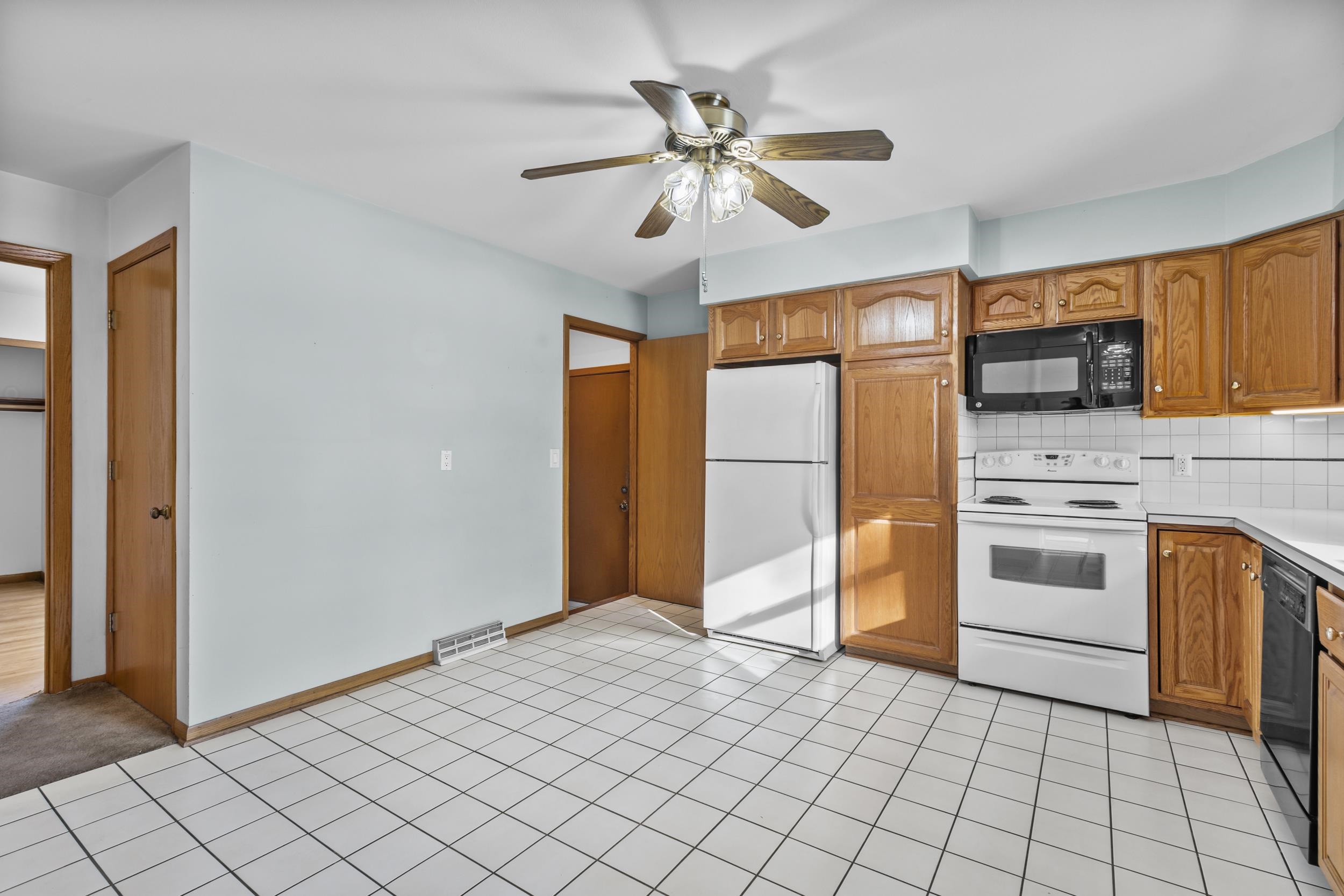 4610 Starker Avenue Madison, WI 53716 - Photo 9 of 50