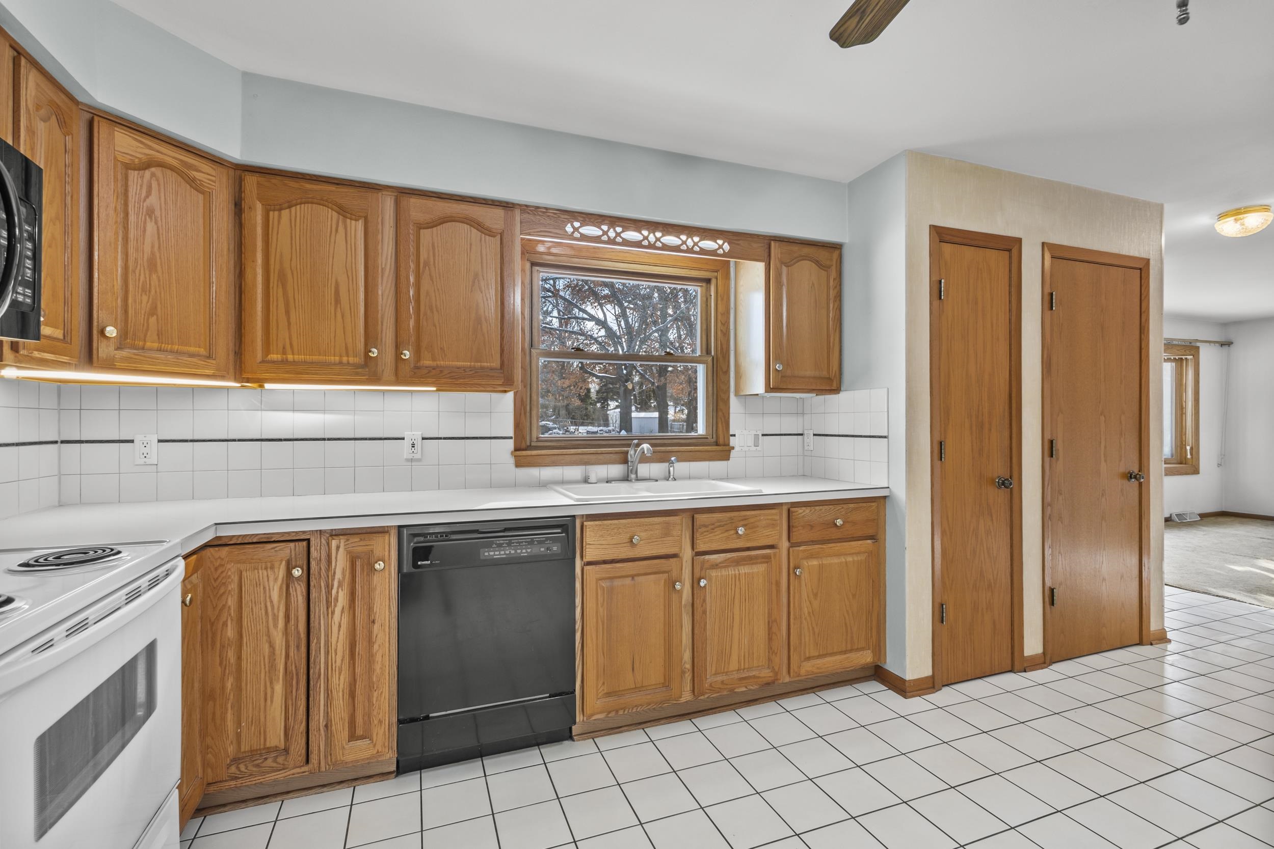 4610 Starker Avenue Madison, WI 53716 - Photo 10 of 50