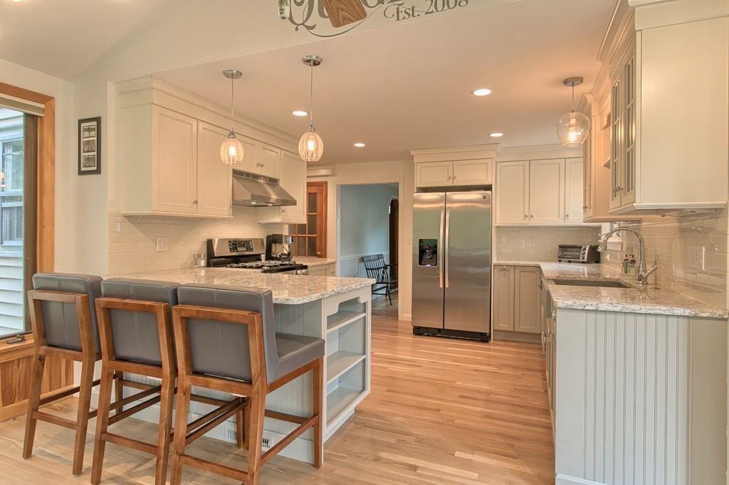 4 Violet Road Burlington, MA 01803 - Photo 11 of 30 Gallery Image 11