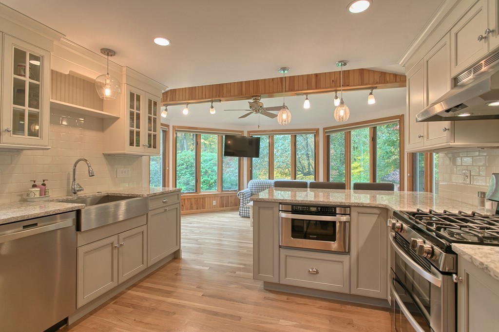 4 Violet Road Burlington, MA 01803 - Photo 7 of 30 Gallery Image 7