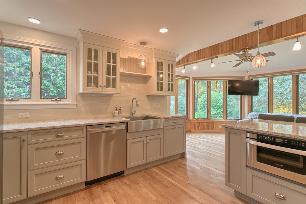 4 Violet Road Burlington, MA 01803 - Photo 8 of 30 Gallery Image 8