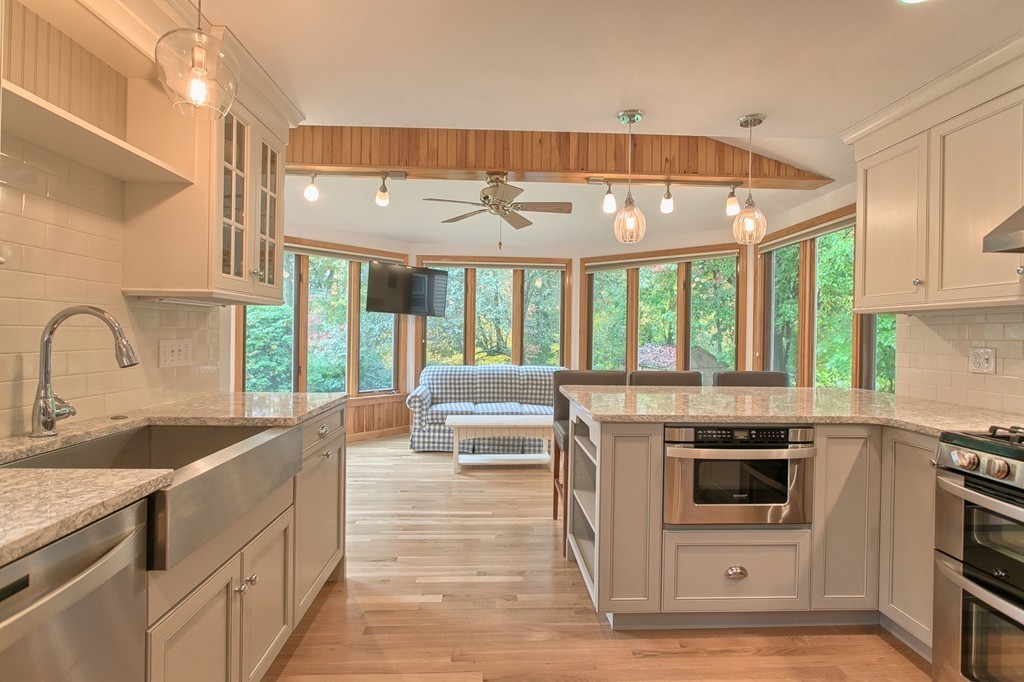 4 Violet Road Burlington, MA 01803 - Photo 10 of 30 Gallery Image 10