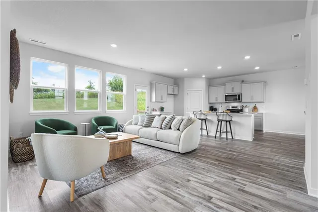 $369,990 | 5000 Northwest 141st Street, Platte City, MO 64079