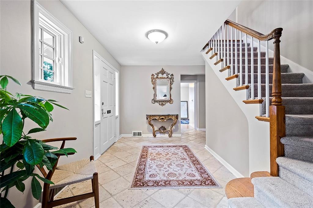 820 Elm Spring Road Pittsburgh, PA 15243 - Photo 2 of 22 Gallery Image 2
