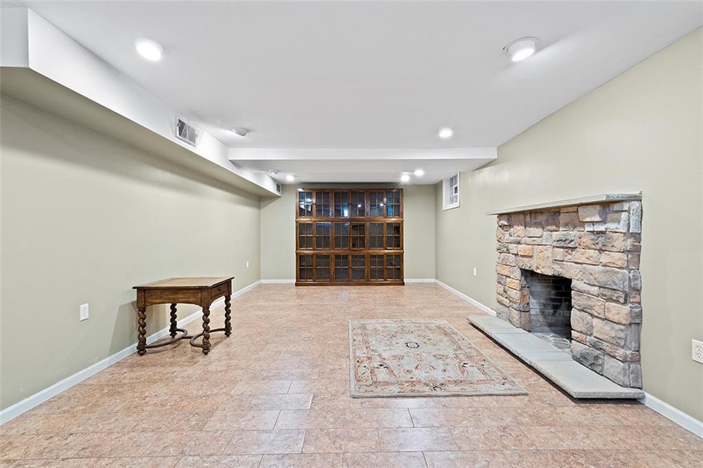 820 Elm Spring Road Pittsburgh, PA 15243 - Photo 17 of 22 Gallery Image 17