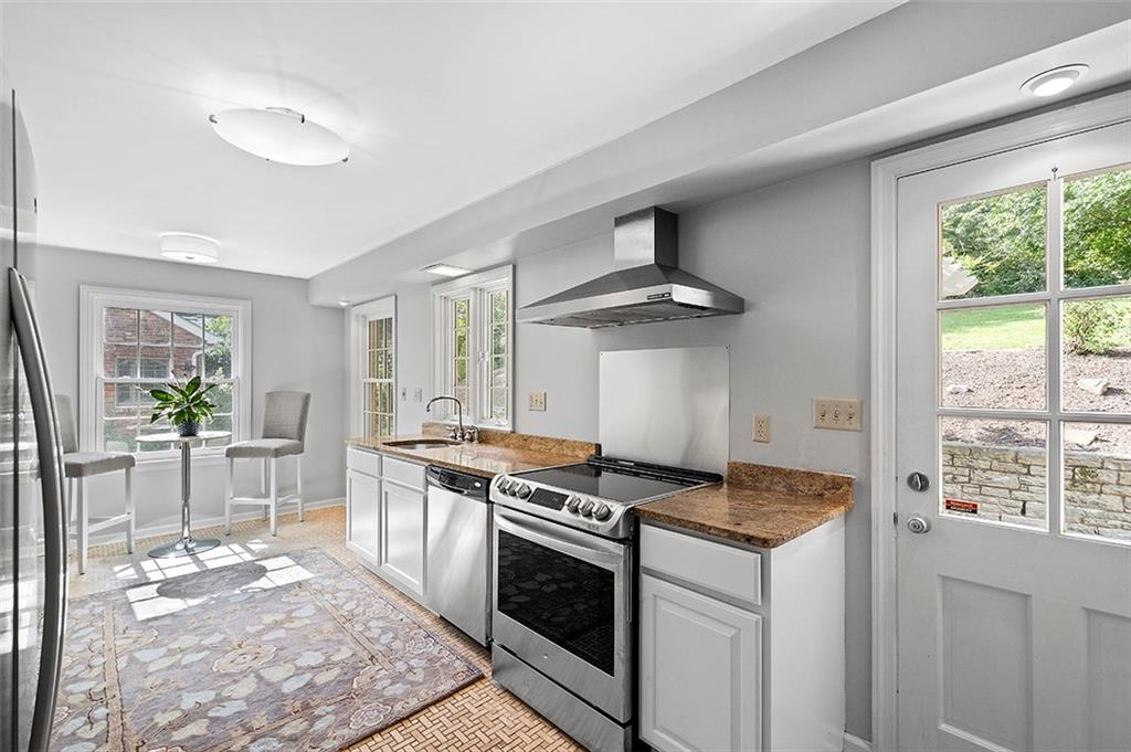 820 Elm Spring Road Pittsburgh, PA 15243 - Photo 6 of 22 Gallery Image 6
