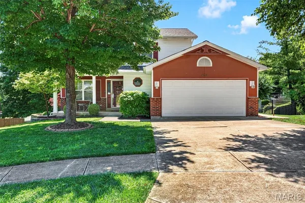 $329,900 | 404 Silver Maple Court, Fenton, MO 63026