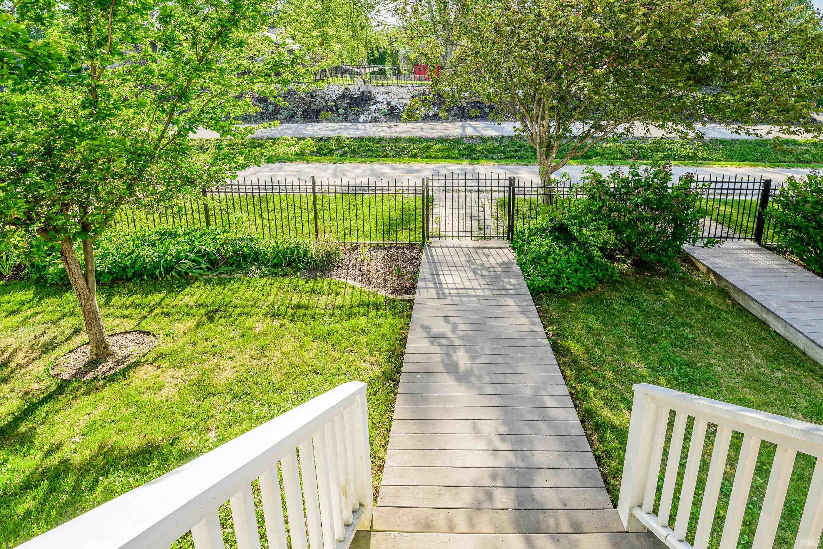 819 South Morton Street Bloomington, IN 47403 - Photo 4 of 36