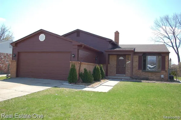 $2,250 | 5102 Franklin Park Drive, Sterling Heights, MI 48310