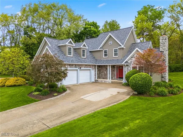 $415,000 | 1012 Cloverdale Circle Northeast, Massillon, OH 44646