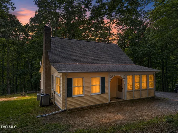 $389,000 | 12034 Waterhouse Lane, Meadowview, VA 24361
