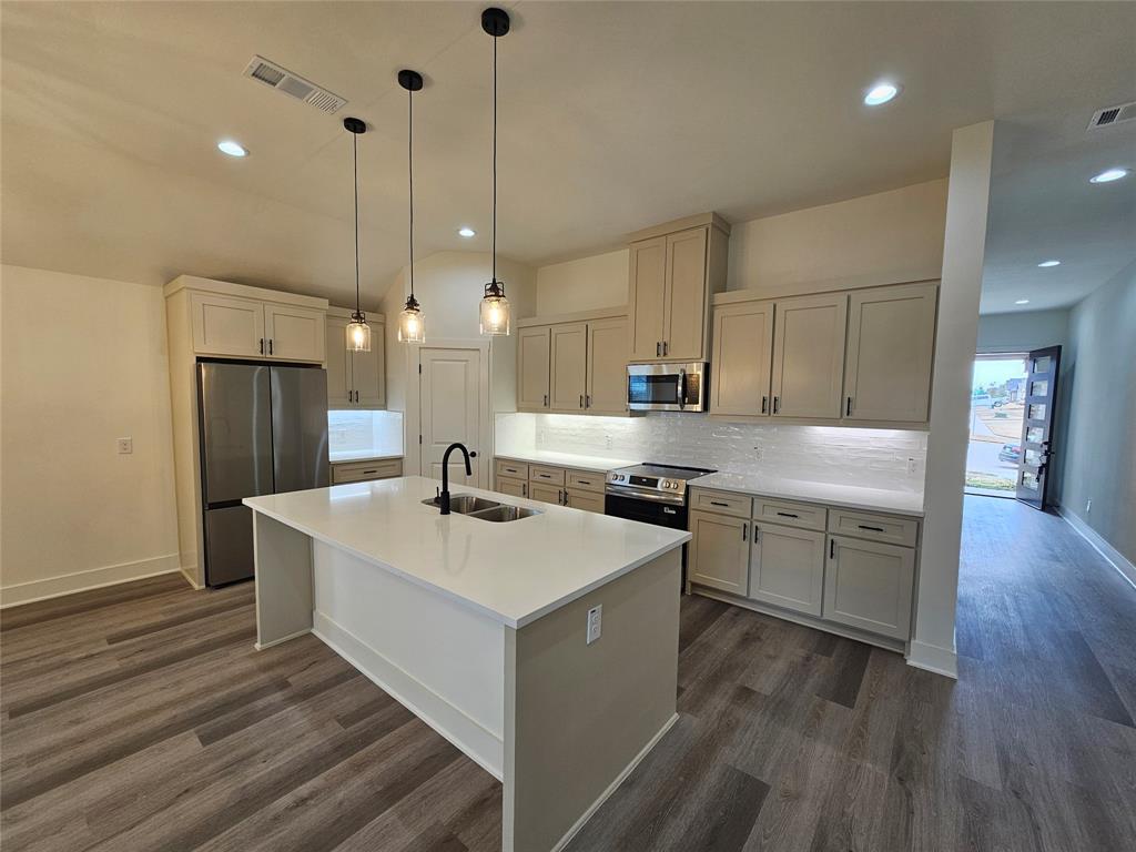 605 Begonia Drive Azle, TX 76020 - Photo 5 of 11