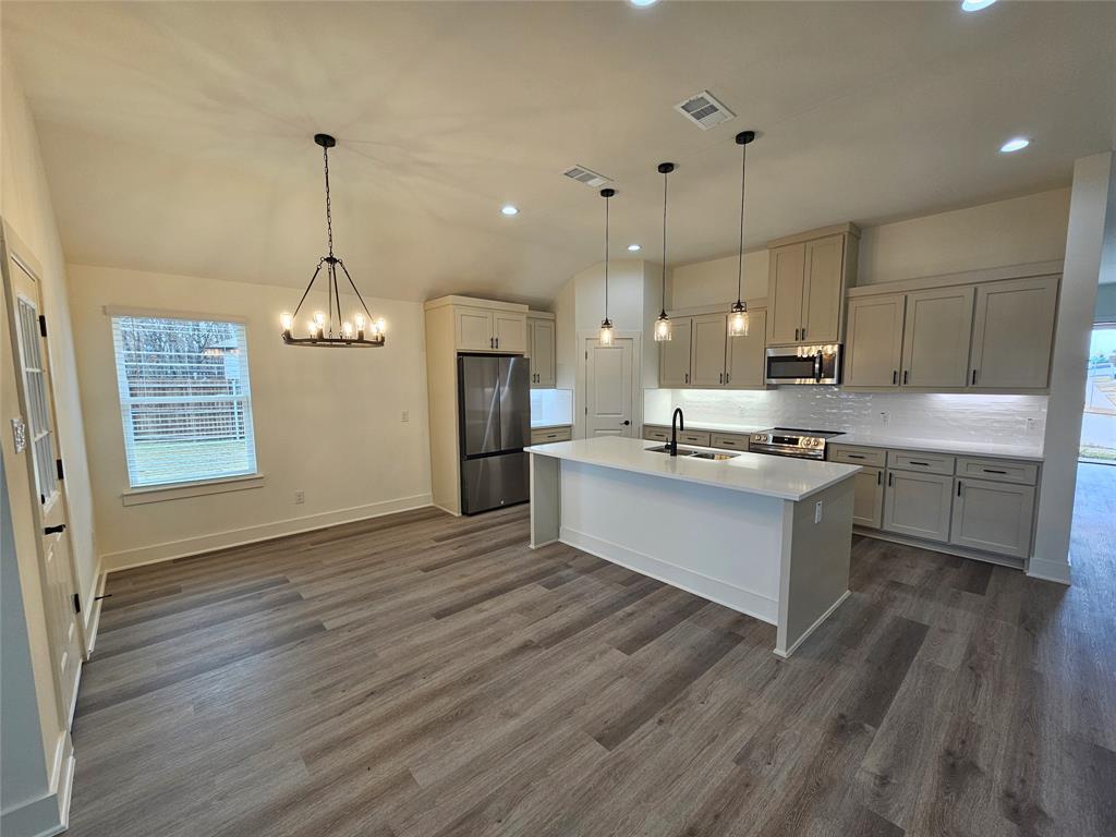 605 Begonia Drive Azle, TX 76020 - Photo 7 of 11