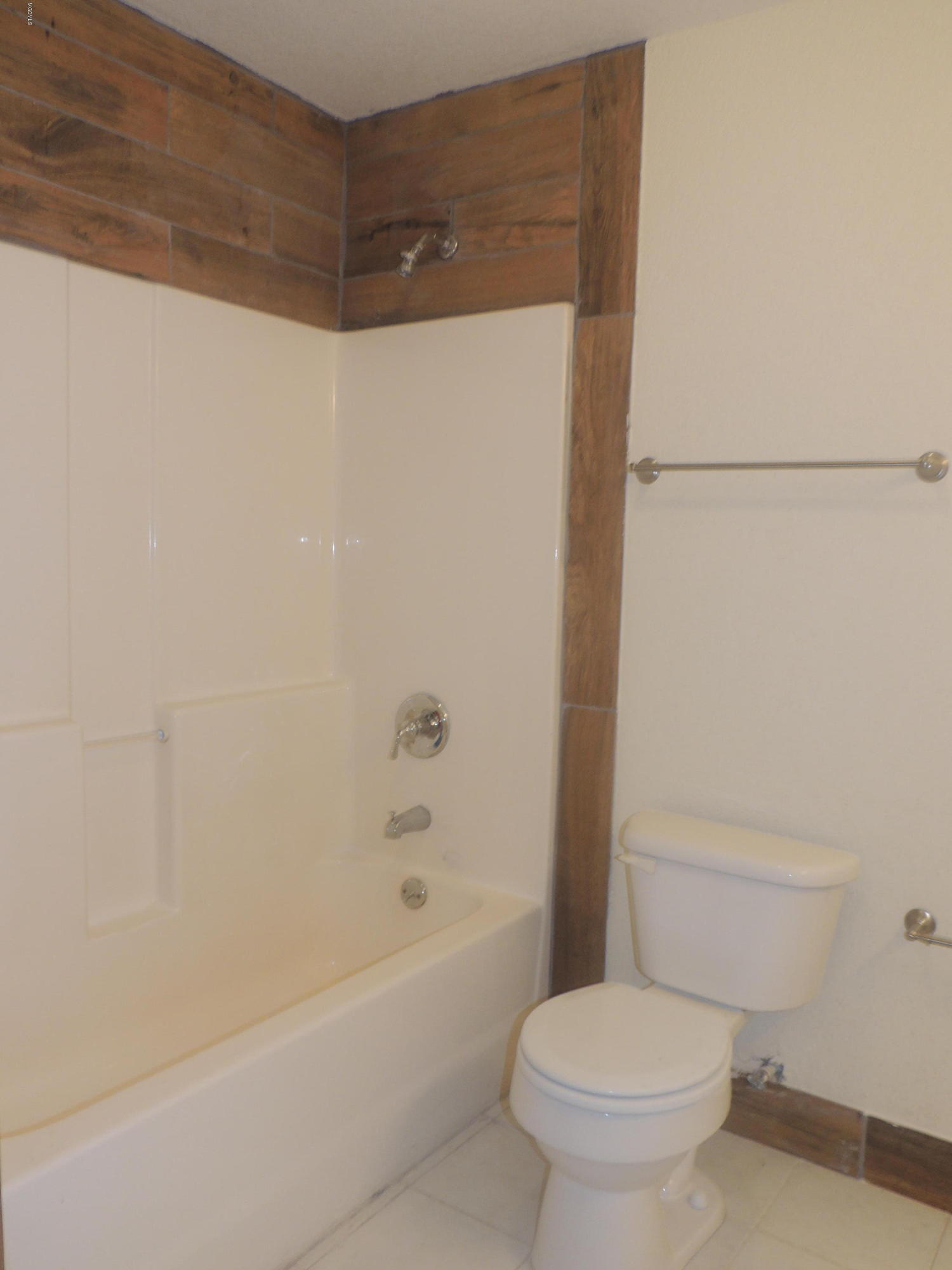 6100 Tolar Road Moss Point, MS 39562 - Photo 15 of 40 DSCN9327