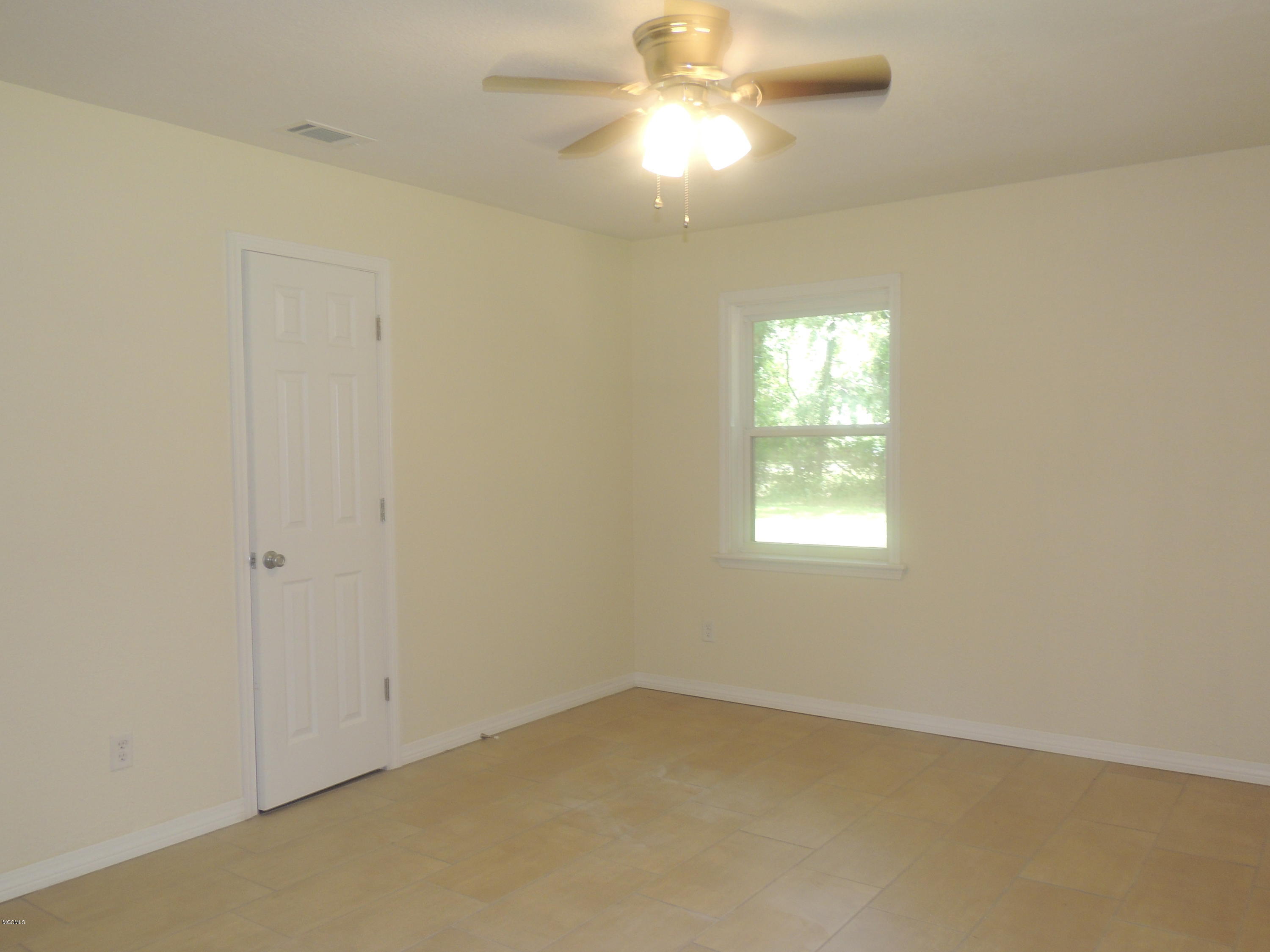 6100 Tolar Road Moss Point, MS 39562 - Photo 16 of 40 DSCN9332