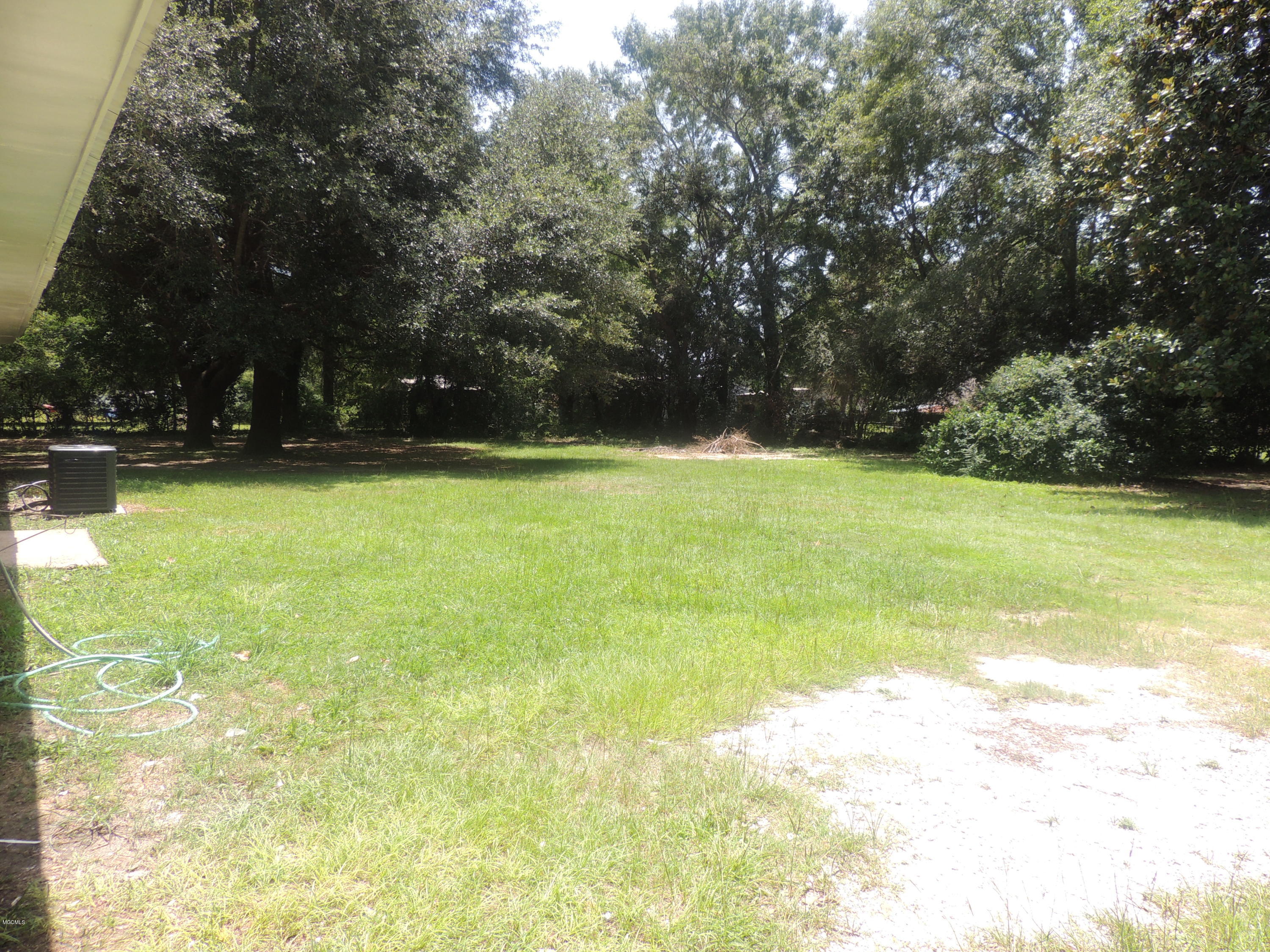 6100 Tolar Road Moss Point, MS 39562 - Photo 23 of 40 DSCN9304