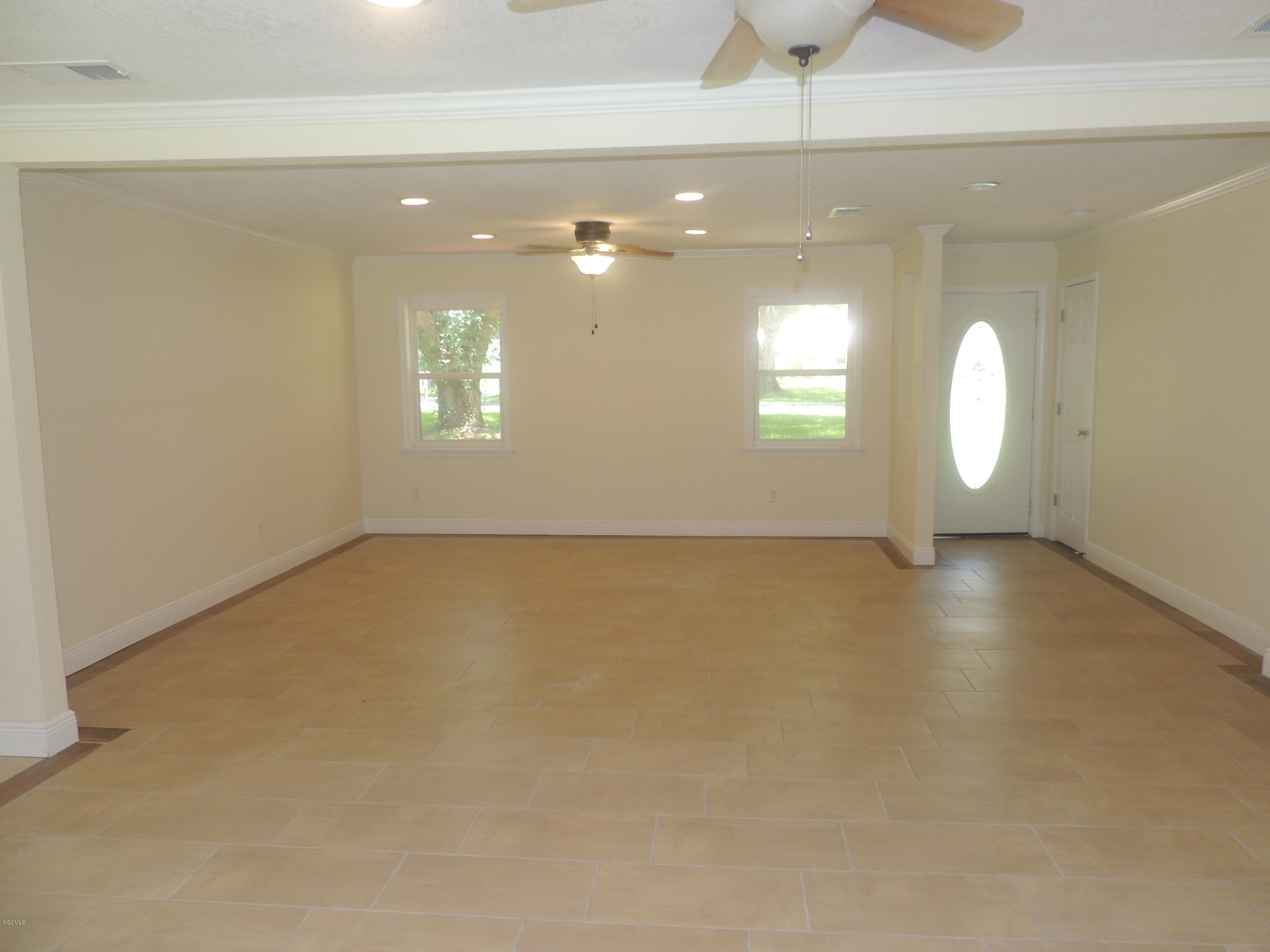 6100 Tolar Road Moss Point, MS 39562 - Photo 4 of 40 DSCN9319