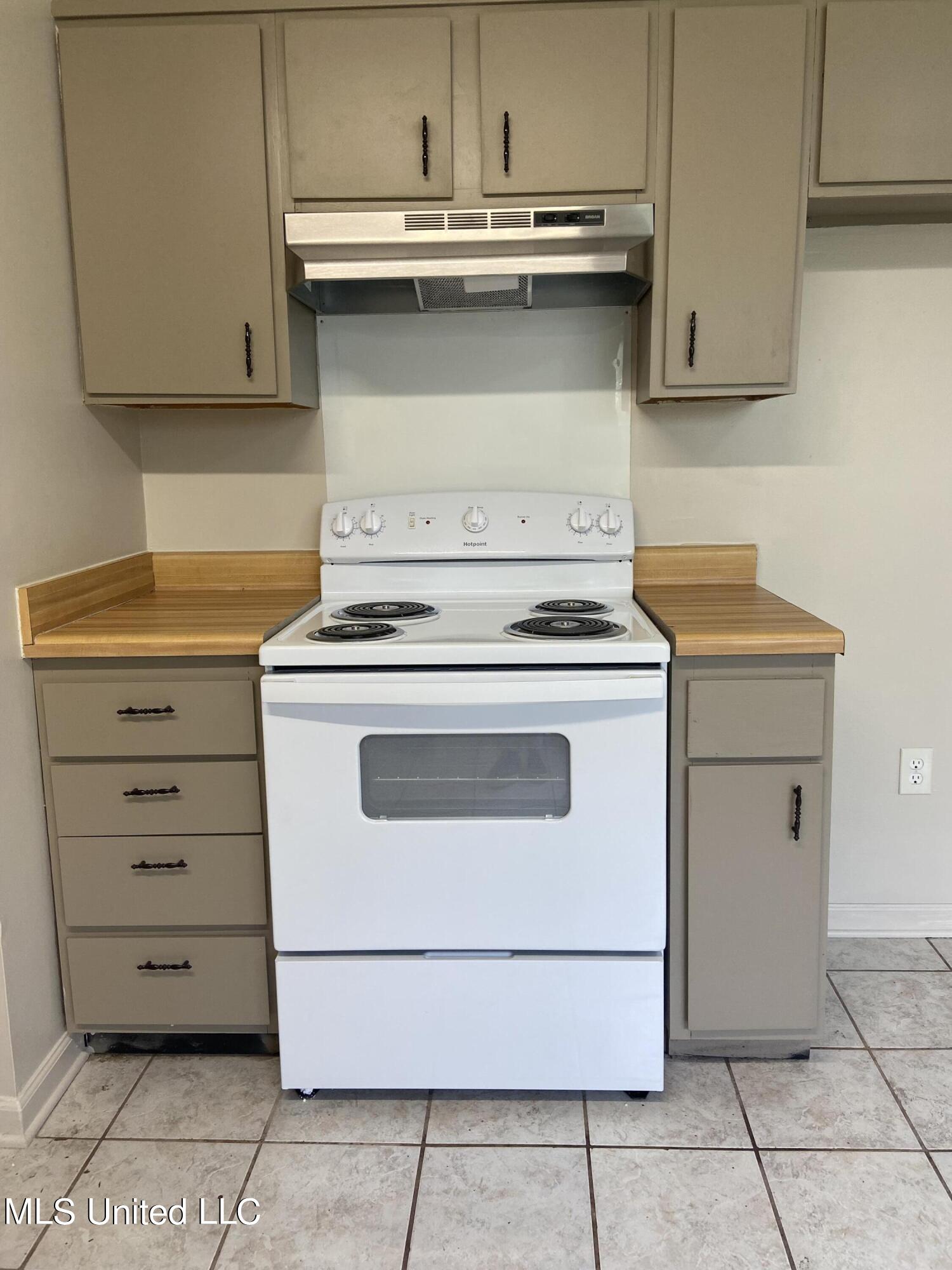 5610 Rose Drive Moss Point, MS 39563 - Photo 5 of 15 IMG_1293