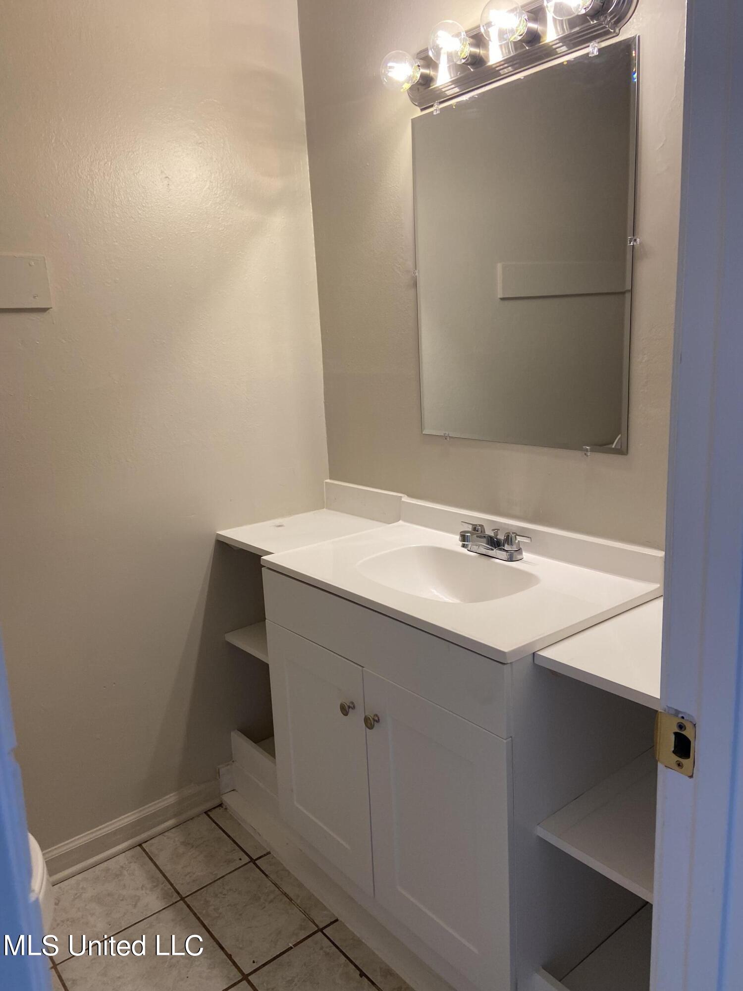 5610 Rose Drive Moss Point, MS 39563 - Photo 8 of 15 IMG_1297