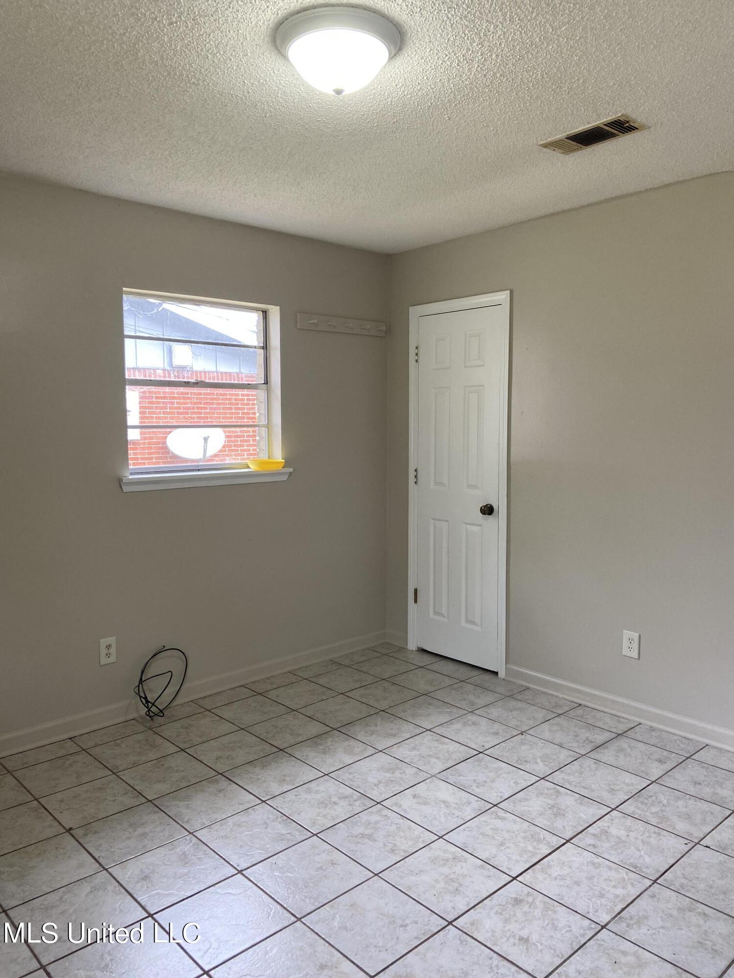 5610 Rose Drive Moss Point, MS 39563 - Photo 10 of 15 IMG_1302