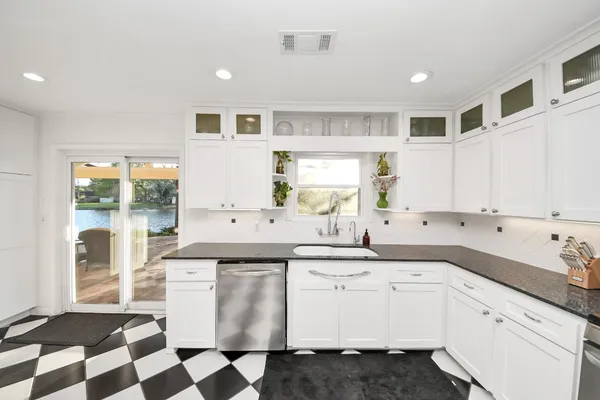 $4,000 | 411 Venice Street, Sugar Land, TX 77478