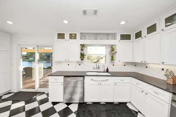 $3,600 | 411 Venice Street, Sugar Land, TX 77478