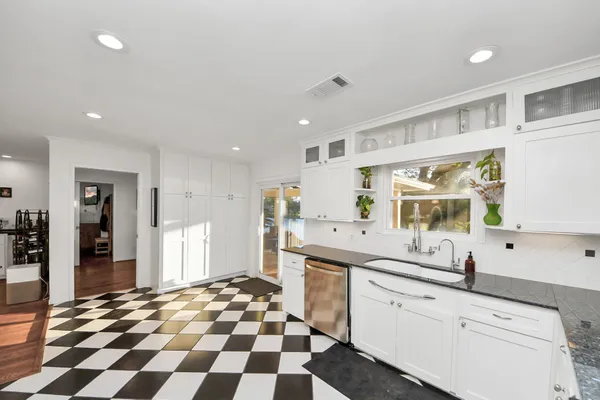 $3,600 | 411 Venice Street, Sugar Land, TX 77478