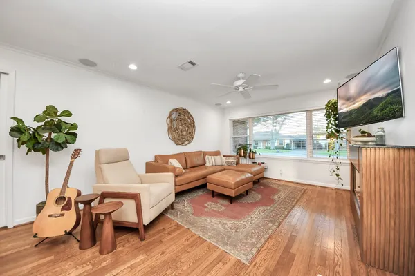 $4,000 | 411 Venice Street, Sugar Land, TX 77478