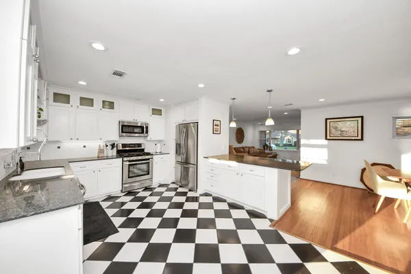 $3,600 | 411 Venice Street, Sugar Land, TX 77478