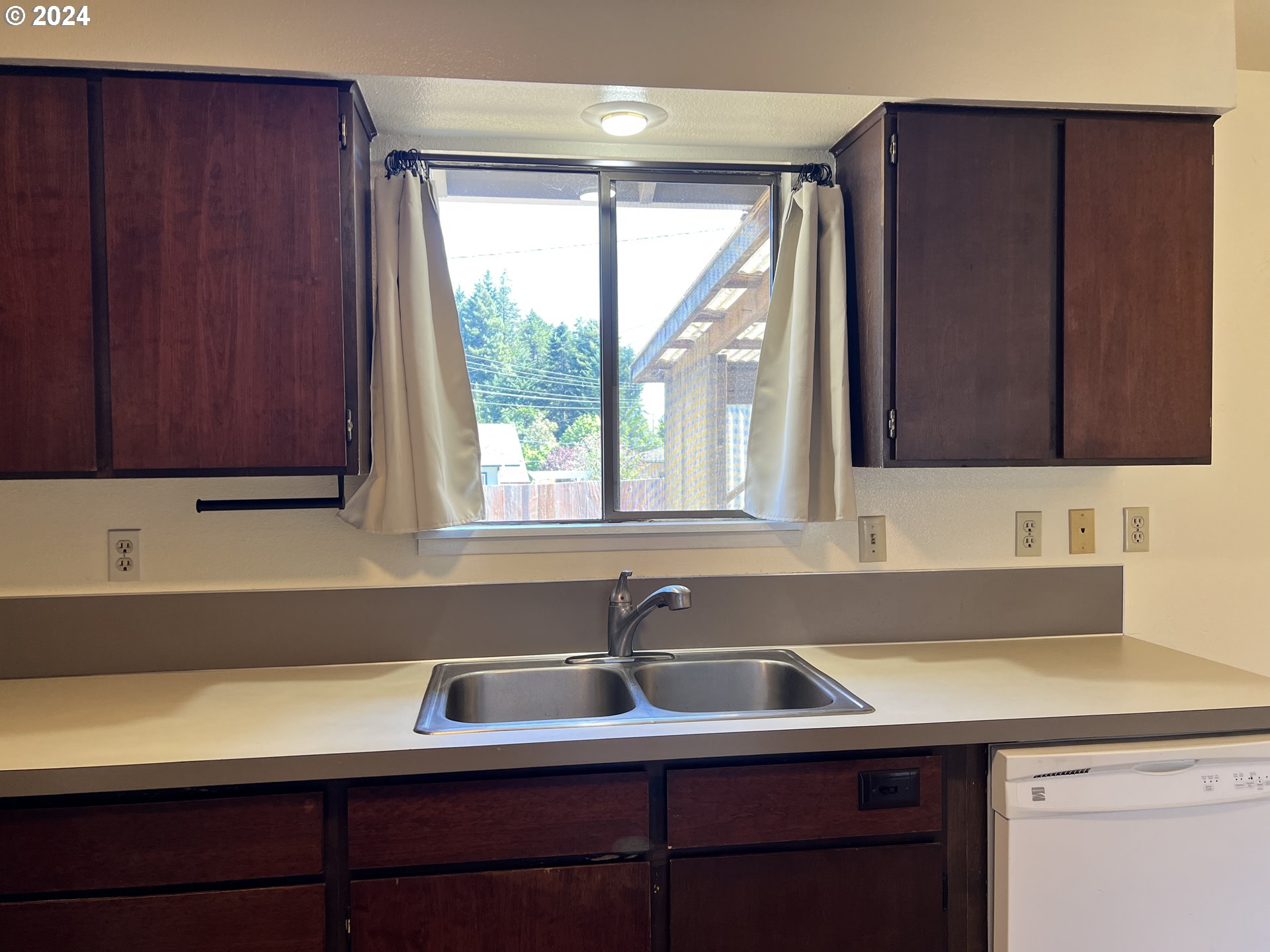 405 Azalea Park Road Brookings, OR 97415 - Photo 11 of 29 Gallery Image 11
