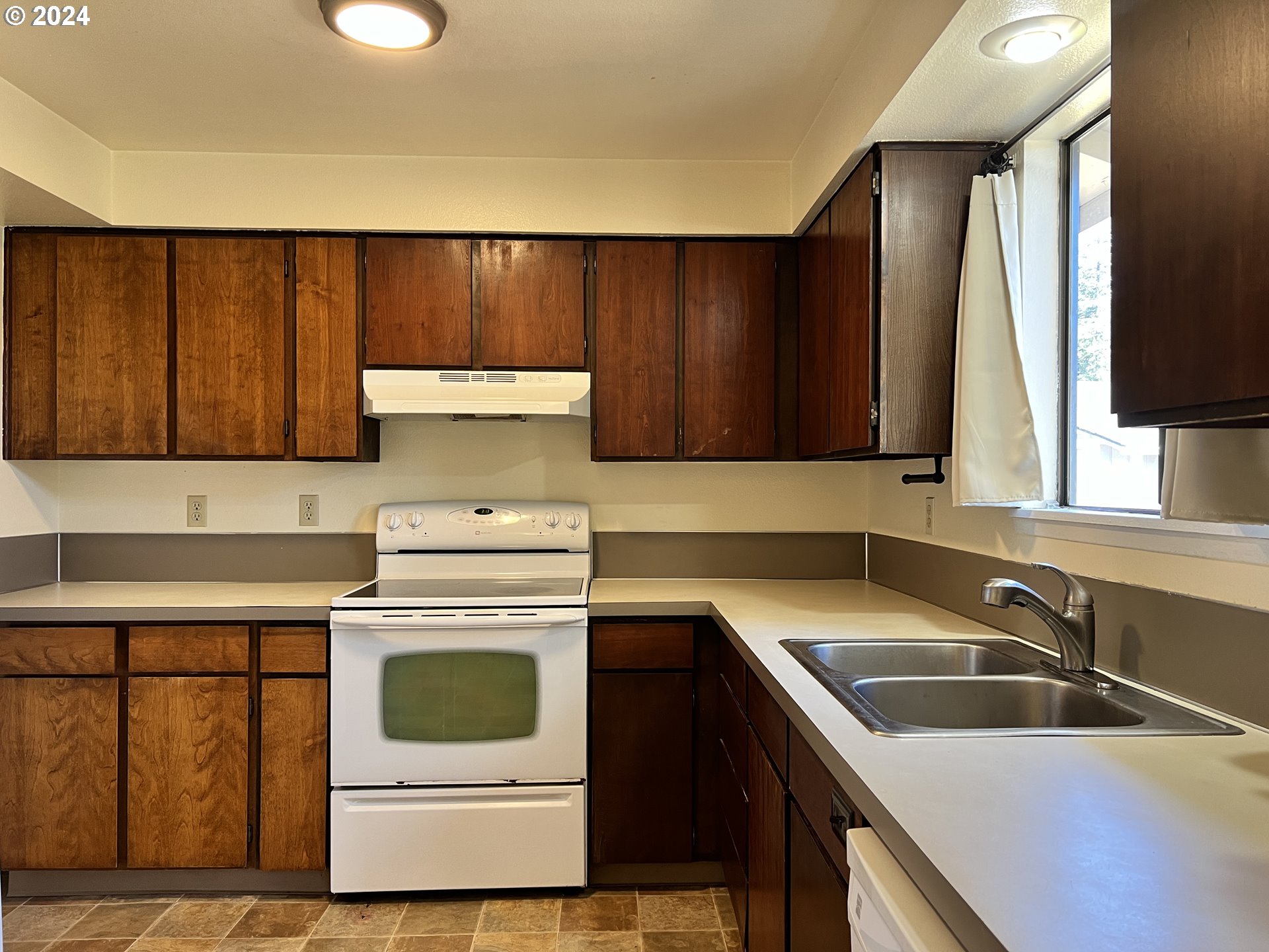 405 Azalea Park Road Brookings, OR 97415 - Photo 8 of 29 Gallery Image 8
