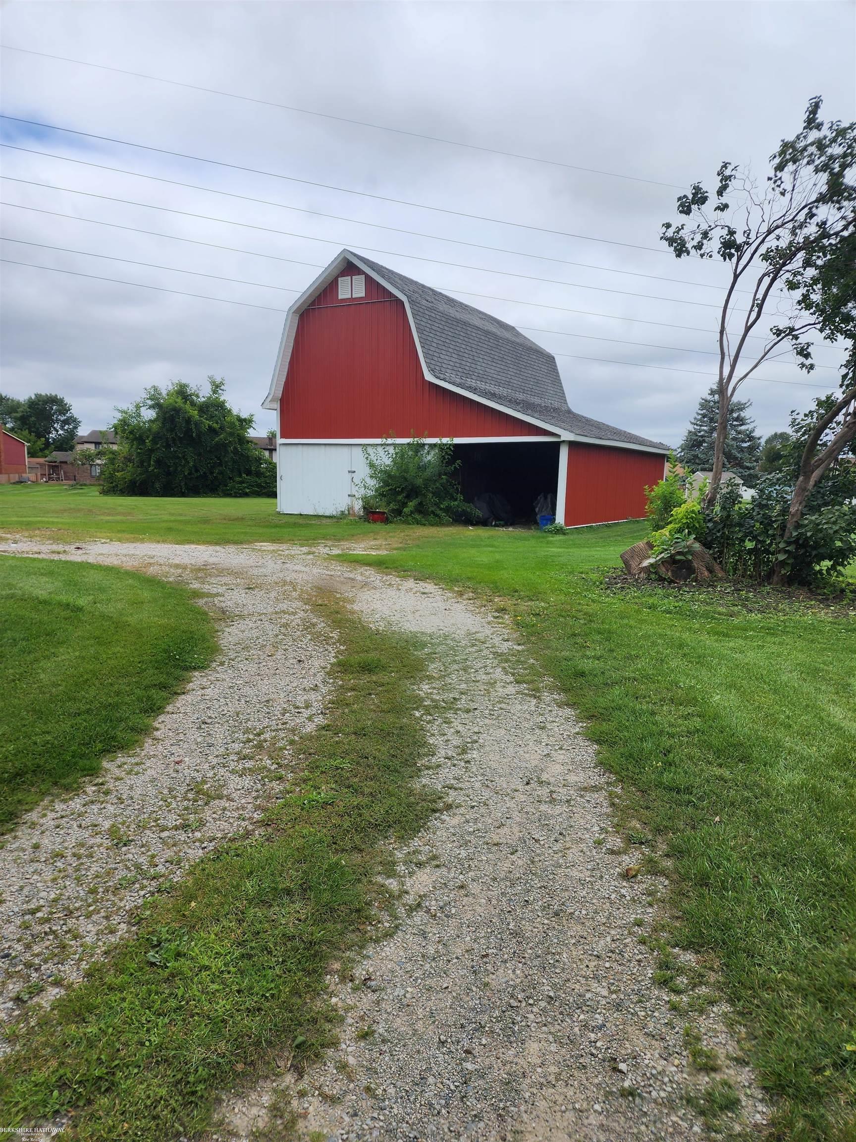 18075 21 Mile Road Macomb, MI 48044 - Photo 6 of 30 50121303-5.JPG