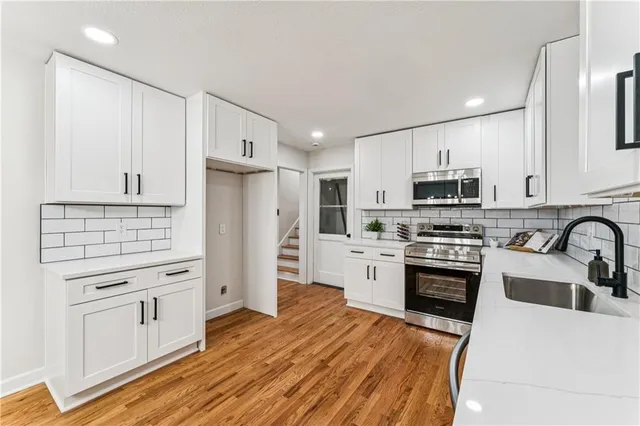 $449,999 | 6018 West 102nd Street, Overland Park, KS 66207