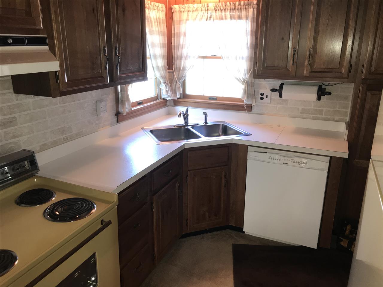 4120 Five Mile Road Traverse City, MI 49686 - Photo 8 of 24 1868442-7.JPG