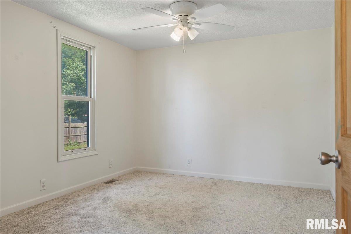 2337 East Converse Street Springfield, IL 62702 - Photo 8 of 35