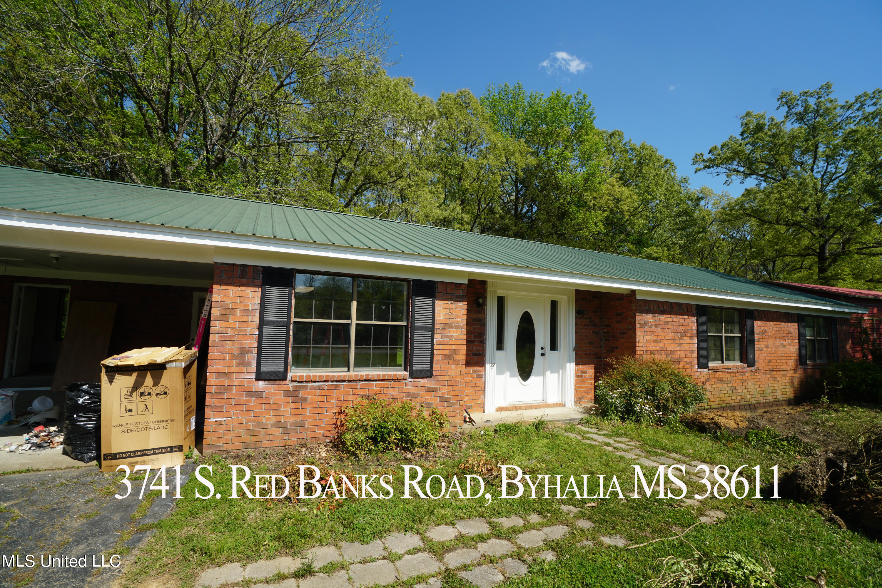 3741 South Red Banks Road Byhalia, MS 38611 - Photo 1 of 15 Welcome Home