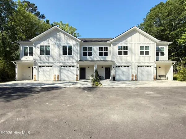 $2,100 | 355 James Street, Vass, NC 28394