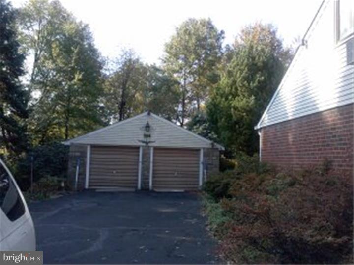 504 Hamilton Road Ambler, PA 19002 - Photo 5 of 9 Garage