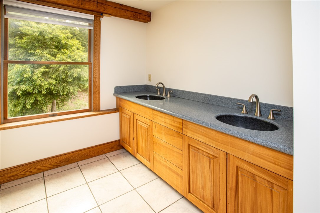 413 Eagleville Road Tiverton, RI 02878 - Photo 32 of 44 Gallery Image 32