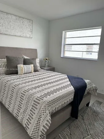 $2,200 | 955 West 74th Street, Unit 108, Hialeah, FL 33014