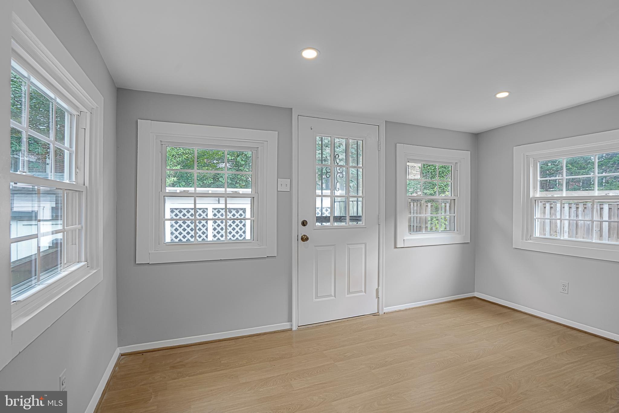 3202 13th Road South Arlington, VA 22204 - Photo 12 of 32 an empty room with windows